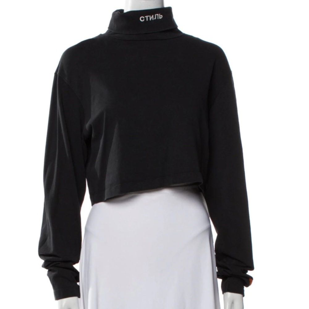 Heron Preston
Turtleneck Long Sleeve Crop Top